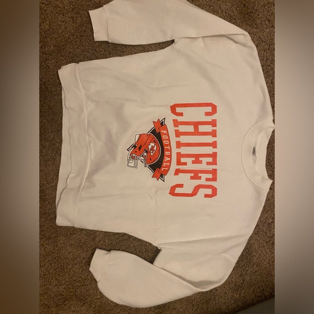 Chiefs women’s sweatshirt